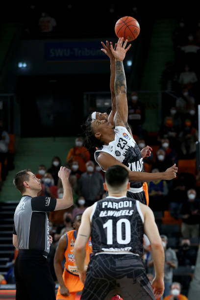 期间凭借冲 期间凭借冲