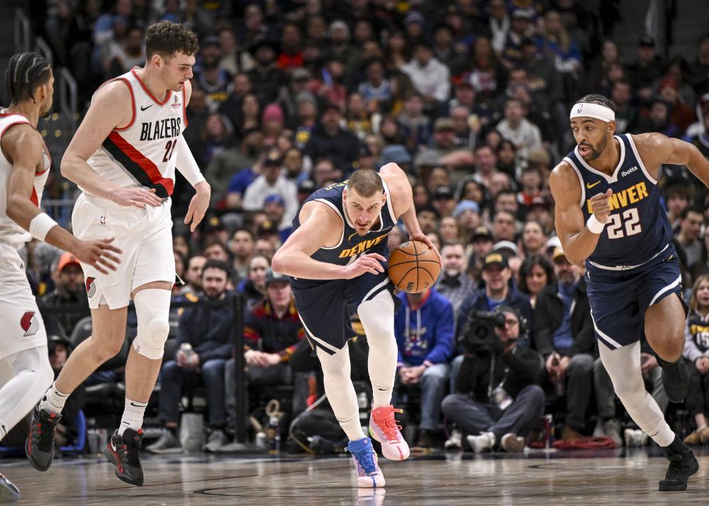 当内线在半 当内线在半